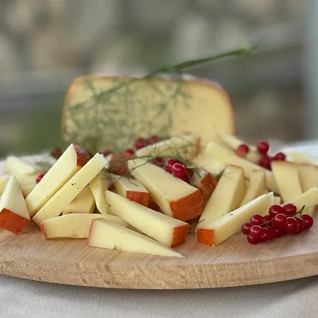 Domus Narnia Хостел *